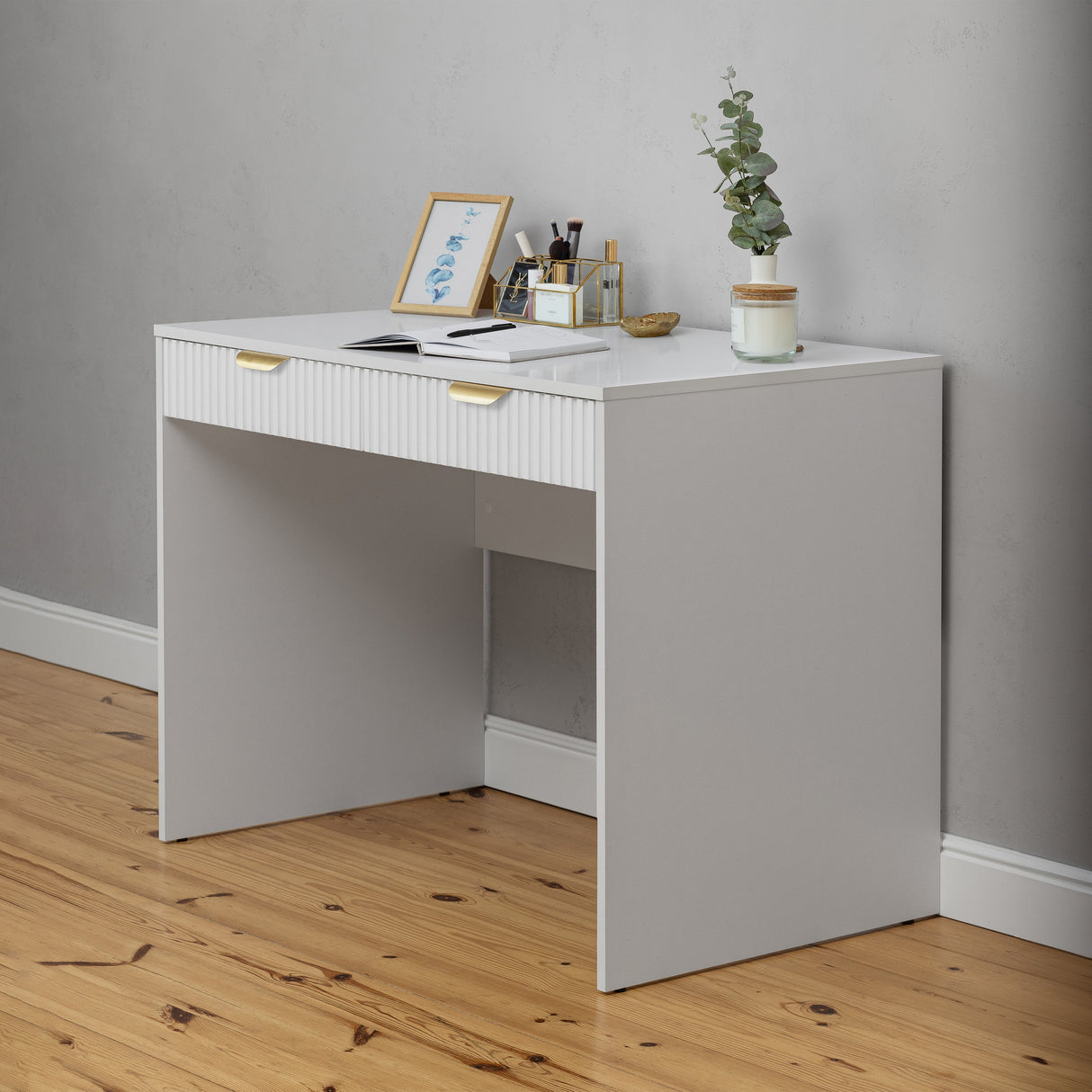 ODESSA DESK - WHITE - FLUTED - PULL BRASS