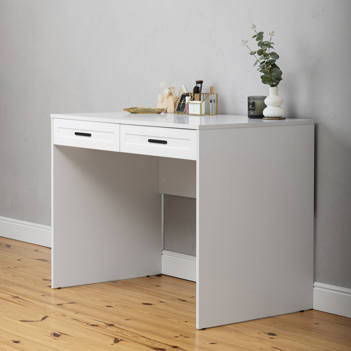 ODESSA DESK - WHITE - HAMPTONS - OVAL BLACK