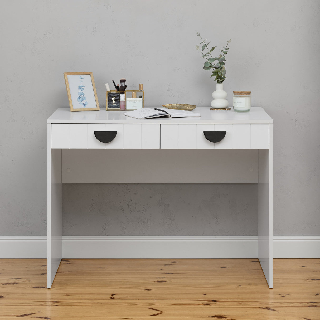 ODESSA DESK - WHITE - VJ PANEL - HALF MOON BLACK