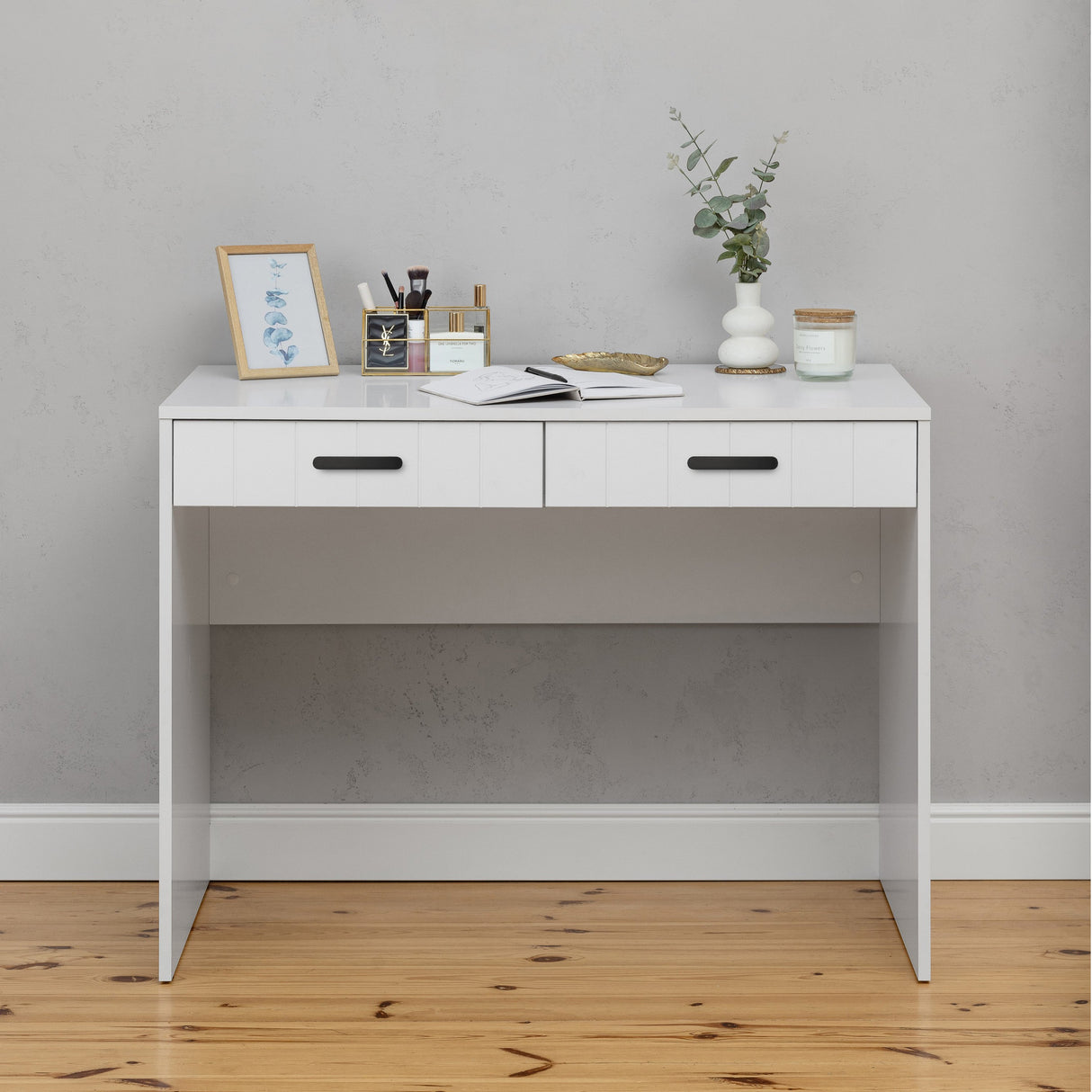 ODESSA DESK - WHITE - VJ PANEL - OVAL BLACK