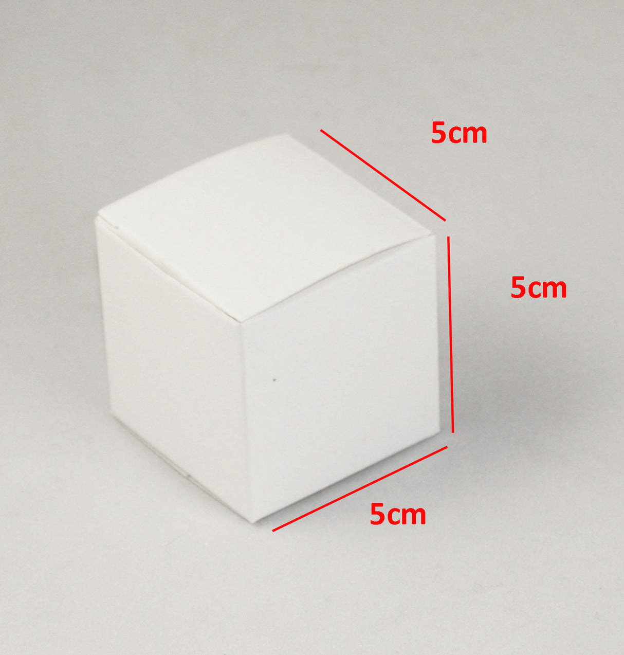 100 Pack of White 5cm Cube Gift Boxes - Foldable Small Square Boxes for Wedding Favors, Jewelry, Party Treats, and Candy Packaging