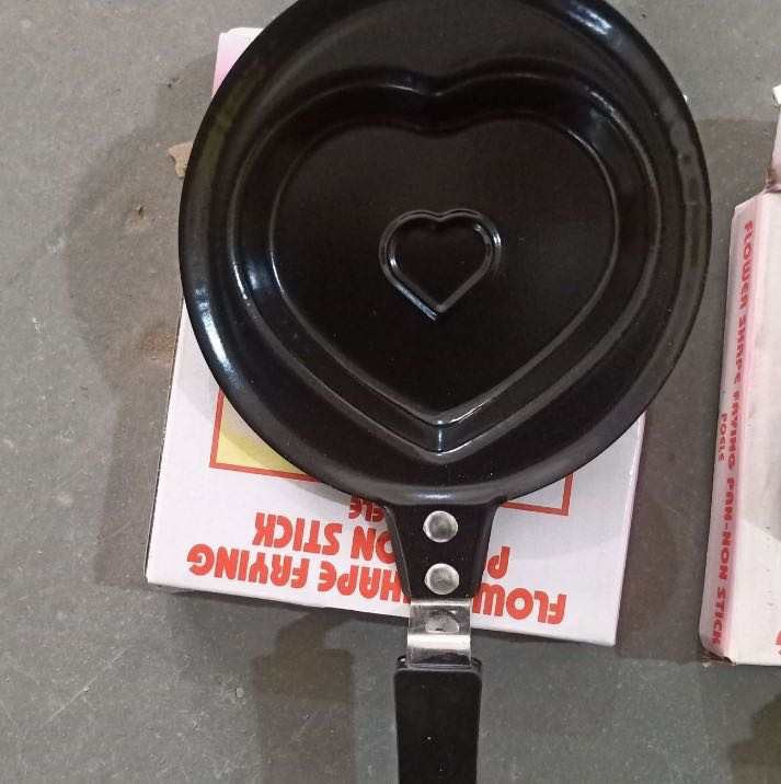 Cute Mini Heart-Shaped Non-Stick Frying Pan for Playful Cooking, Free Shipping