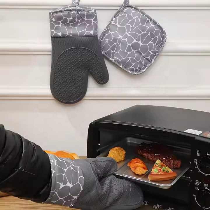 Grey 4-Piece Set Heat Resistant Silicone Kitchen Gloves Set - 4-Piece Set with Oven Mitts & Pot Holders for Safe Cooking & Baking